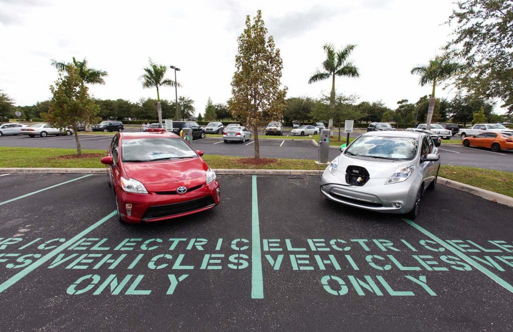 Solar Charging Cars in Srasota